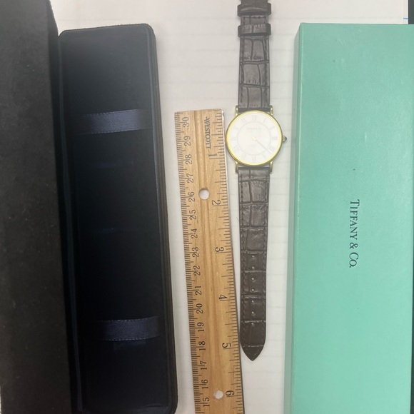 TIFFANY & CO 14K YELLOW GOLD CLASSIC ROUND WHITE DIAL QUARTZ WATCH - Picture 11 of 11